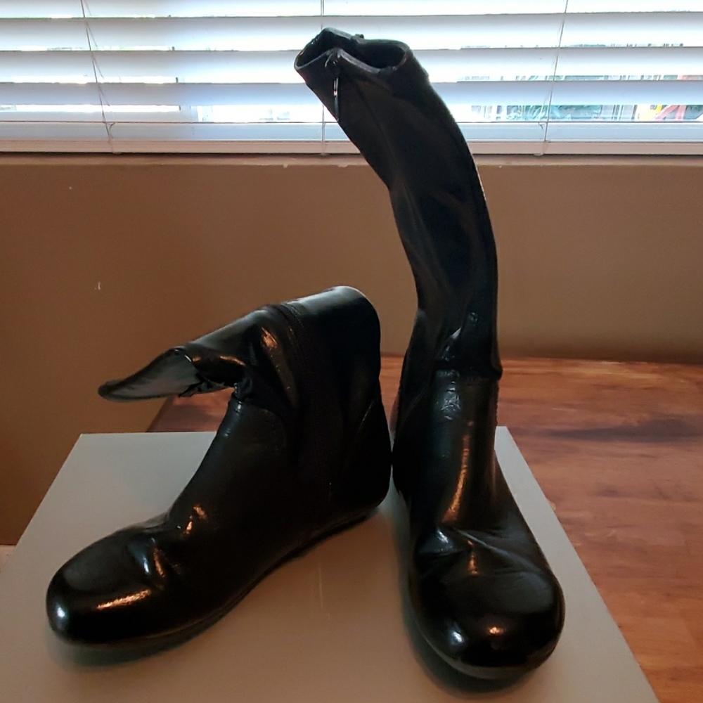 Nordstrom Patten leather black boots Sz 3 kids